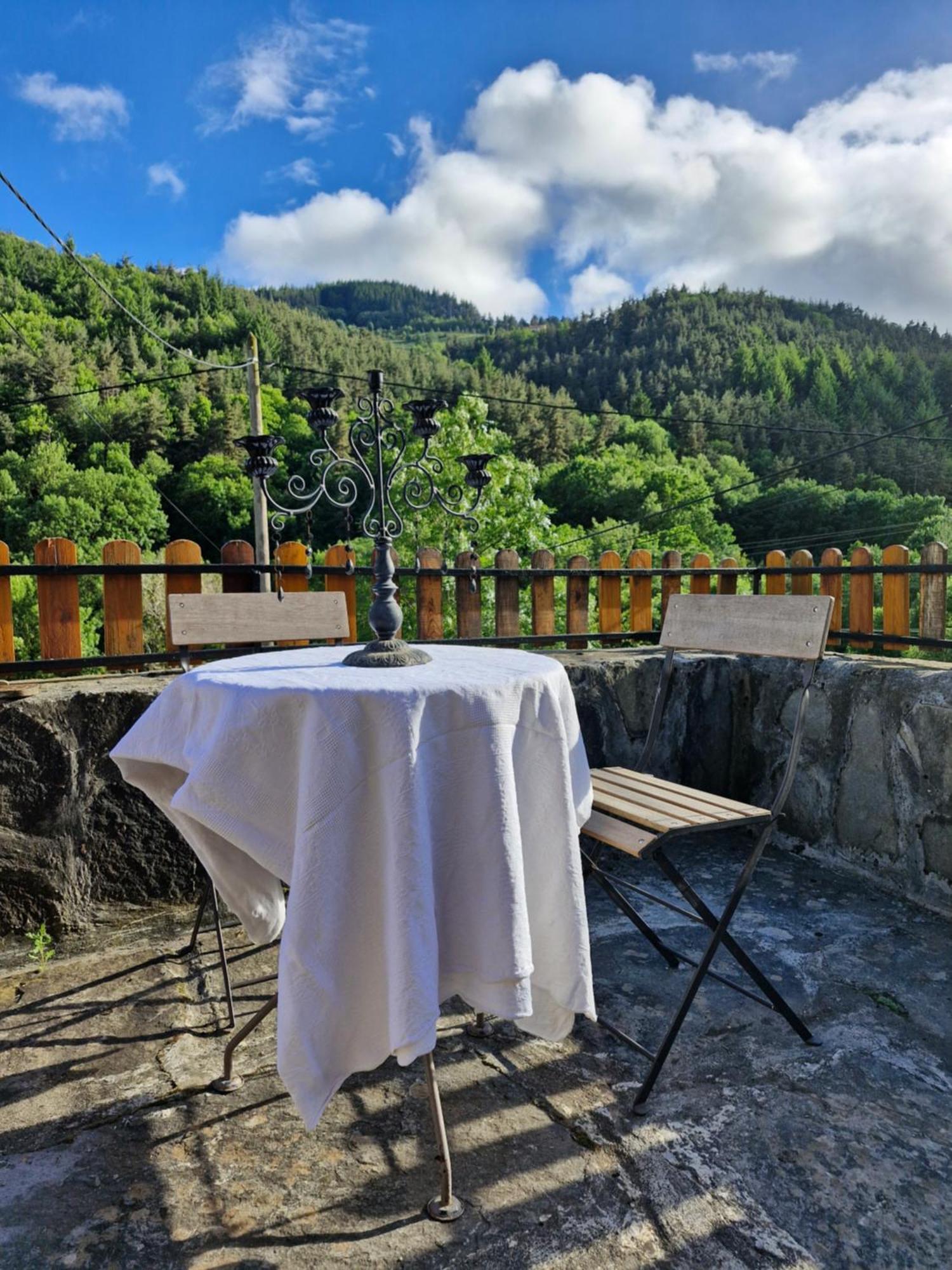 La Maison Des Lucioles Saint-Julien-Boutieres Екстериор снимка